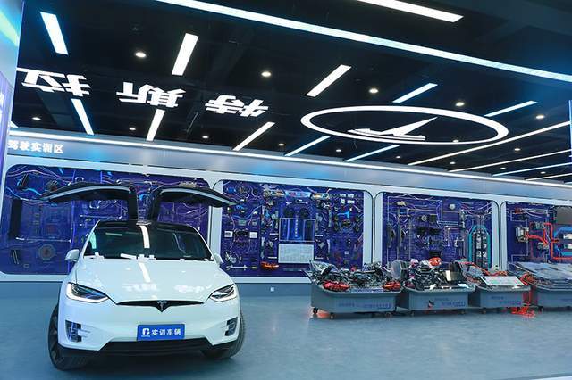 郑州北方学校汽车专家对新能源汽车行业前景的分析！